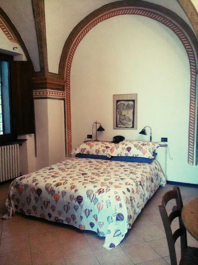 Oddi21 B&B Albenga Bagian luar foto