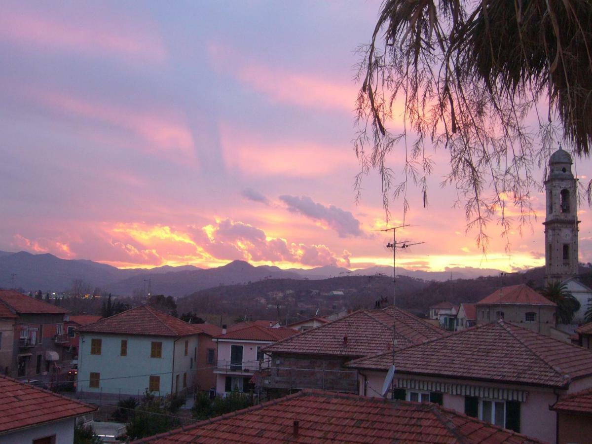 Oddi21 B&B Albenga Bagian luar foto