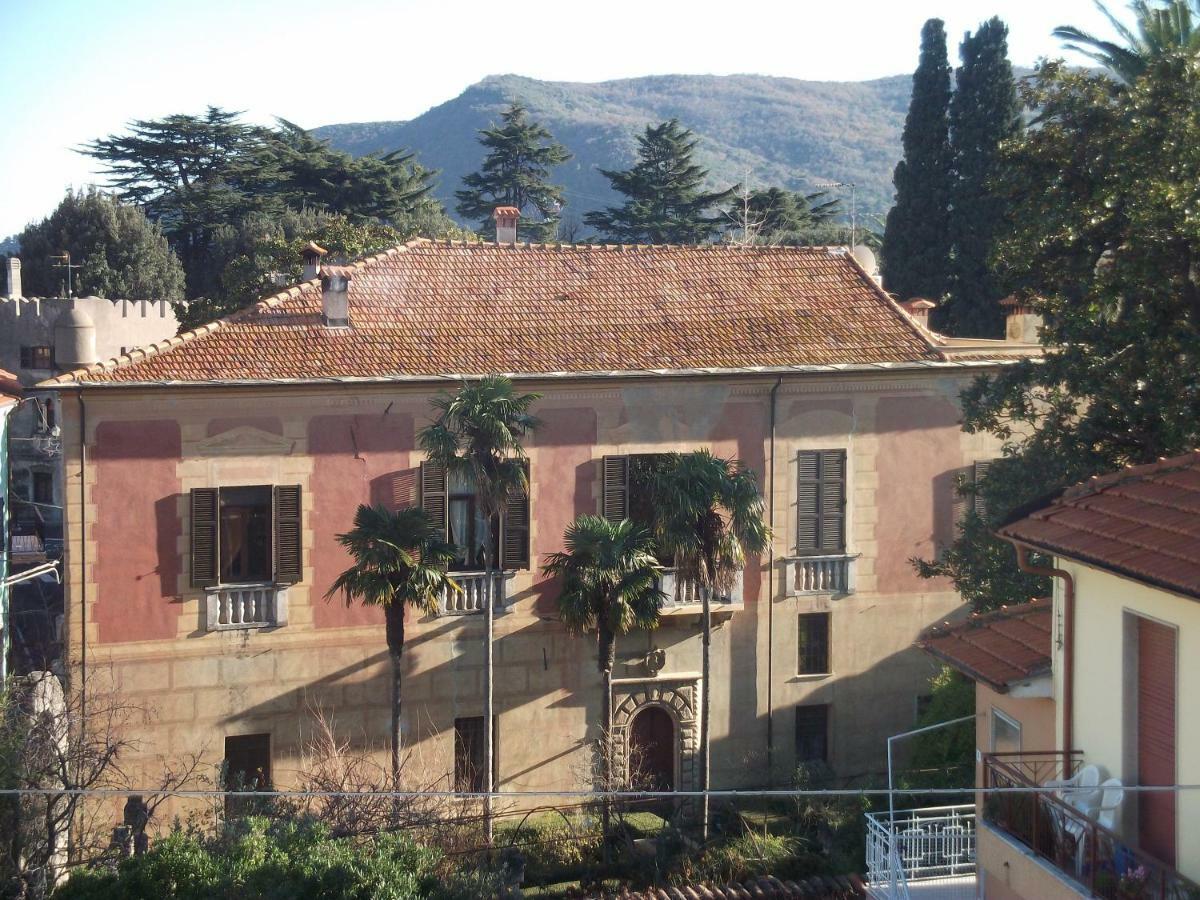 Oddi21 B&B Albenga Bagian luar foto