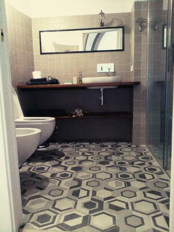 Oddi21 B&B Albenga Bagian luar foto