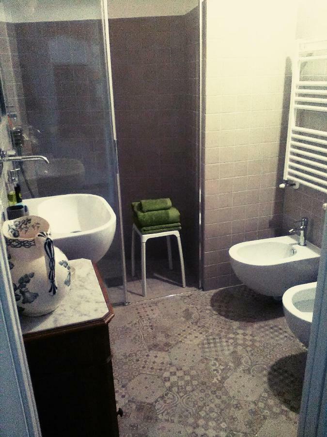 Oddi21 B&B Albenga Bagian luar foto
